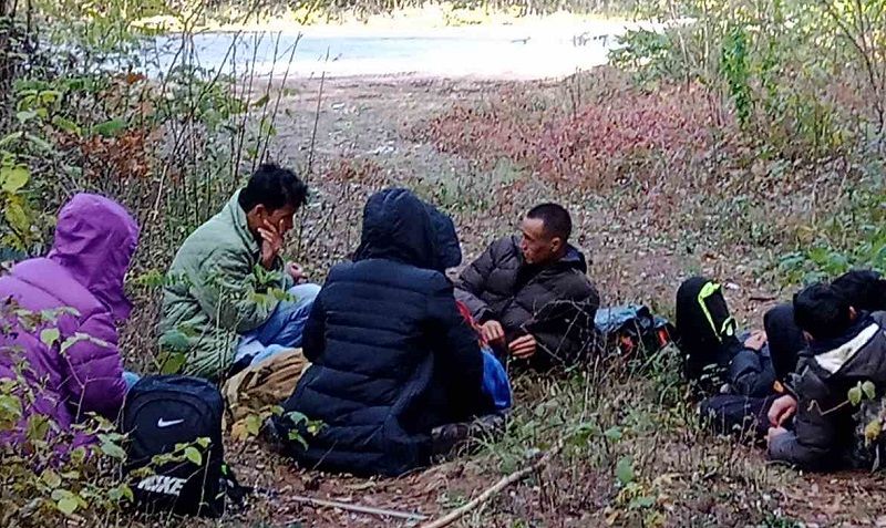 Ловец залови бежанци в гора над Годеч