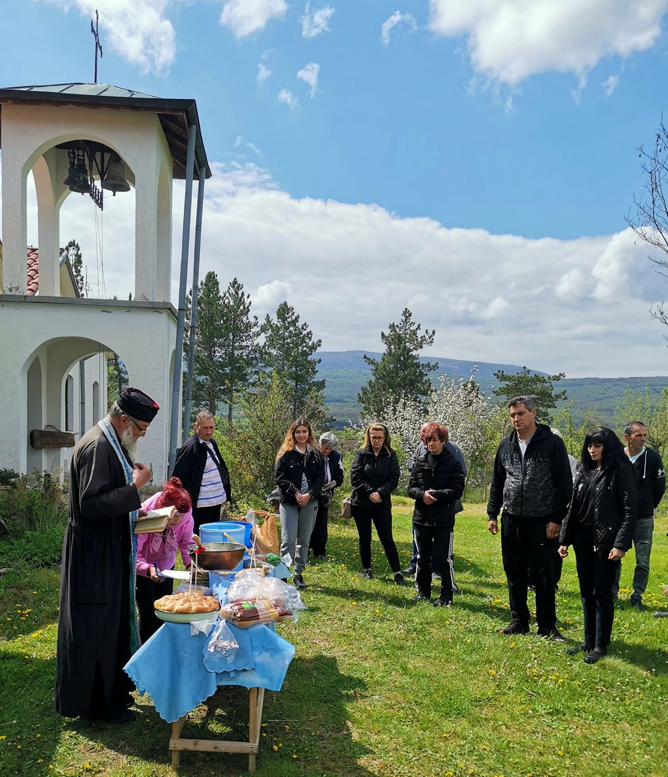 Букоровският манастир „Св. Георги Победоносец“ раздаде курбан за храмовия си празник